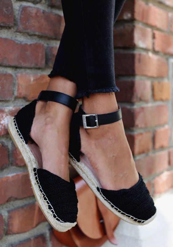 50 Fashionable Closed-Toe Shoes for Comfort and Style