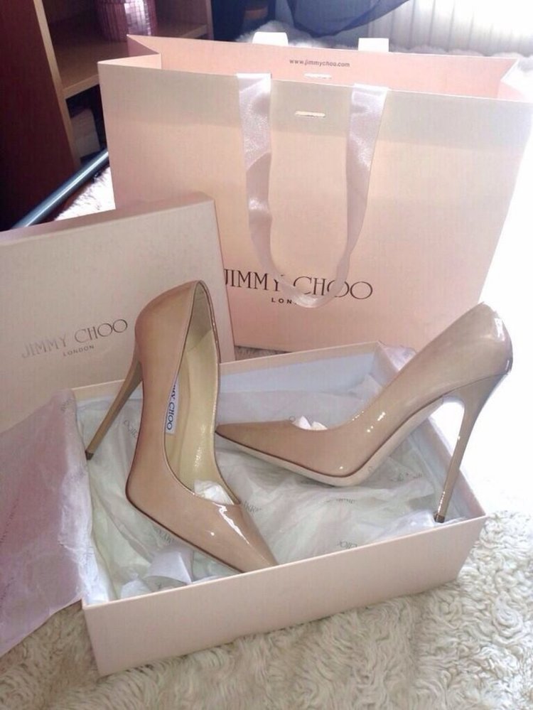 Beautiful Nude Jimmy Choo