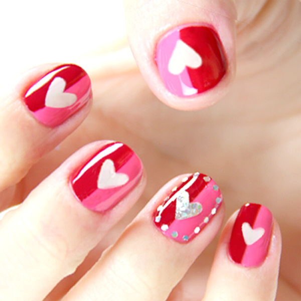Half-pink and half-red nail paint