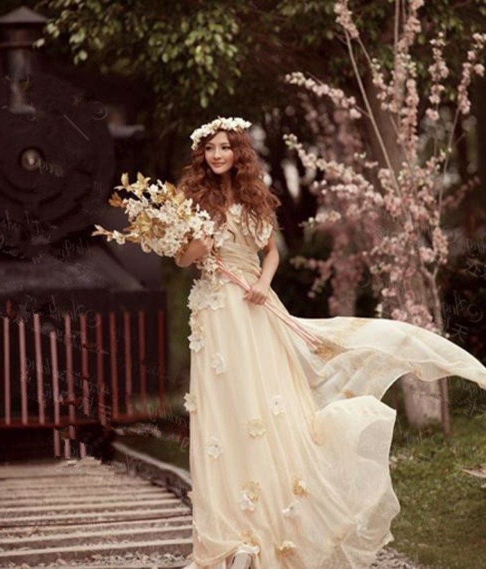 #Champagne #Wedding #Dresses All nature and leisure at the wedding