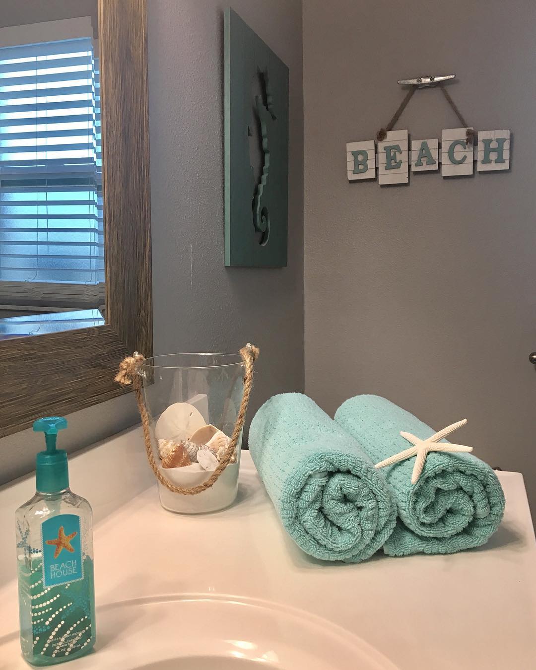 Beach house bathroom in Casa Coco