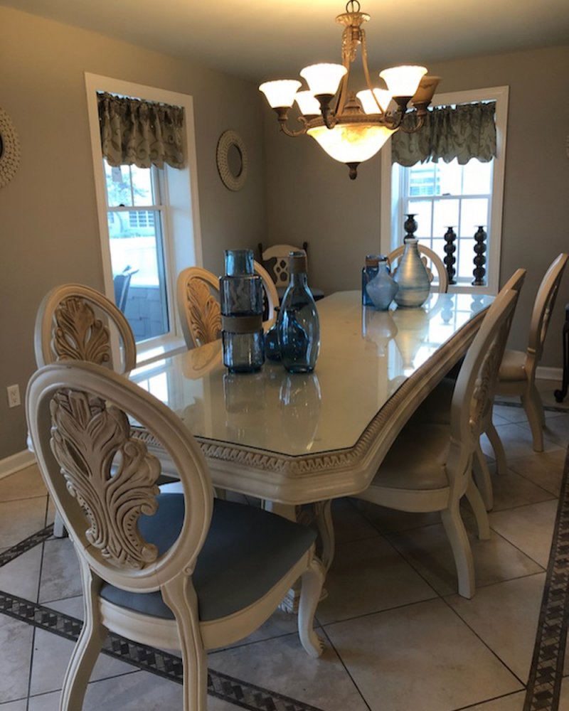 Beautiful Lavalette beach house dining room table and chairs 