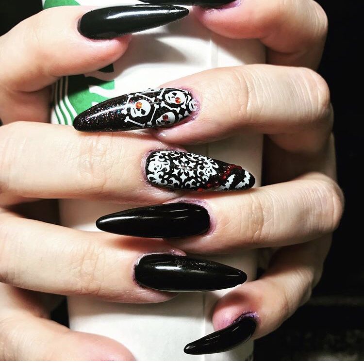35 Spooktacular Halloween Nail Art Ideas for a Ghastly Manicure