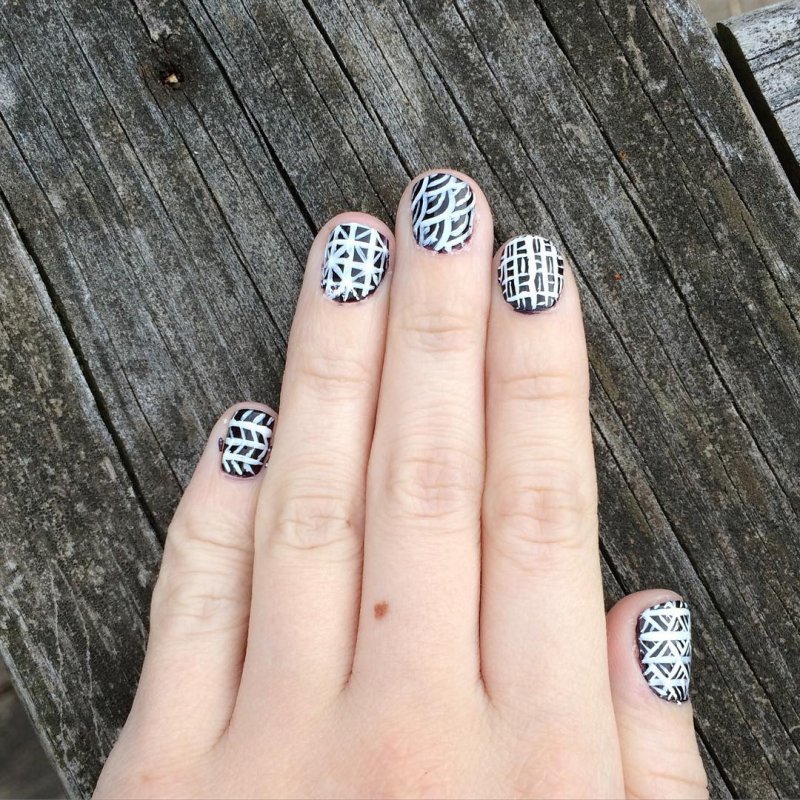 Black And White Nail Design For Short Nails