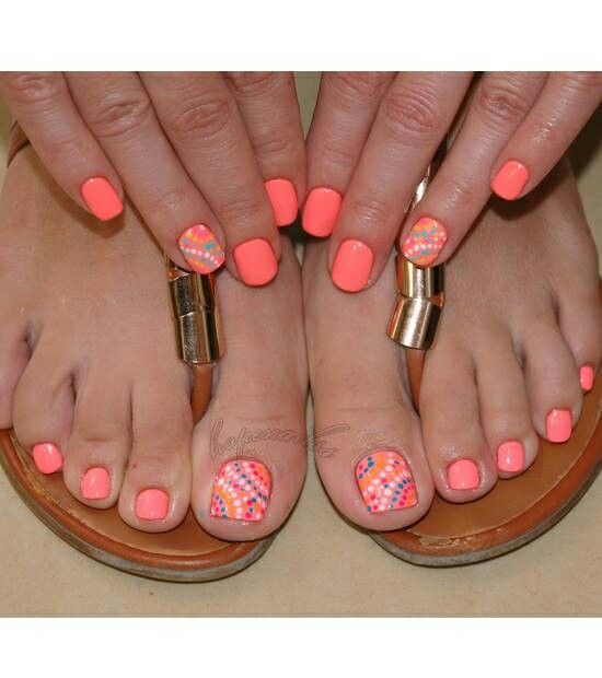 Cute pink matching nail art idea