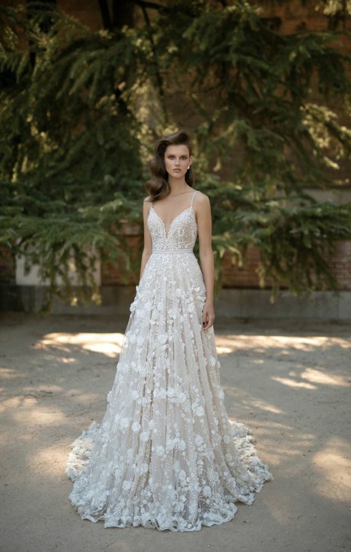 #Champagne #Wedding #Dresses Dress up chic and elegant on your wedding!