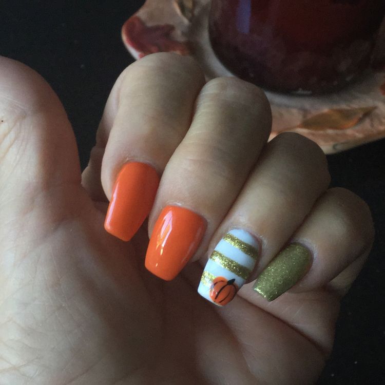 35 Spooktacular Halloween Nail Art Ideas for a Ghastly Manicure