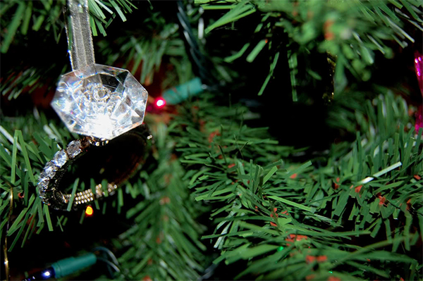 Make the ring the ornament