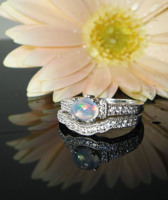 #engagement #ring #styles Opal Engagement Ring and Matching Wedding Band
