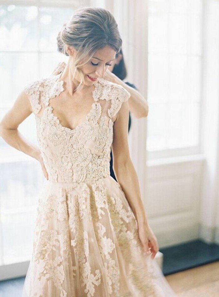 #Champagne #Wedding #Dresses Retro style at the wedding...