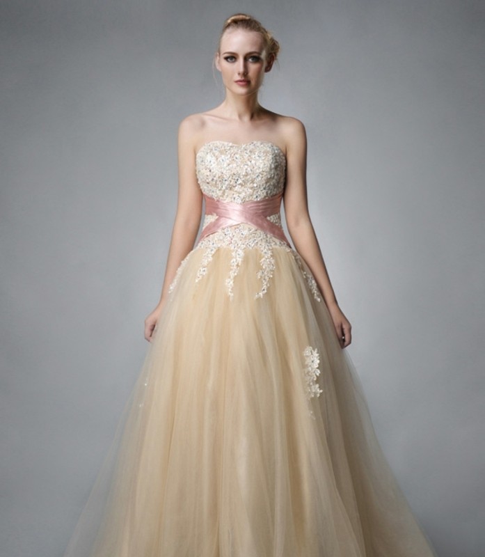 #Champagne #Wedding #Dresses Rose bow as an accent!