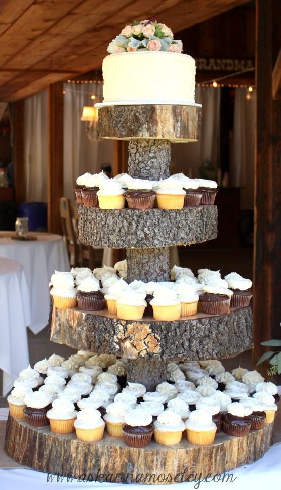 Tree stump cake stand
