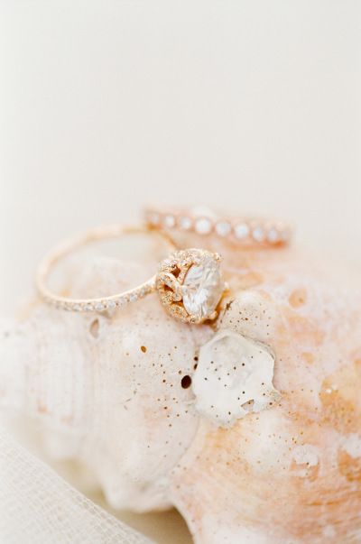 #engagement #ring #styles Unique gold vintage circle-cut engagement ring