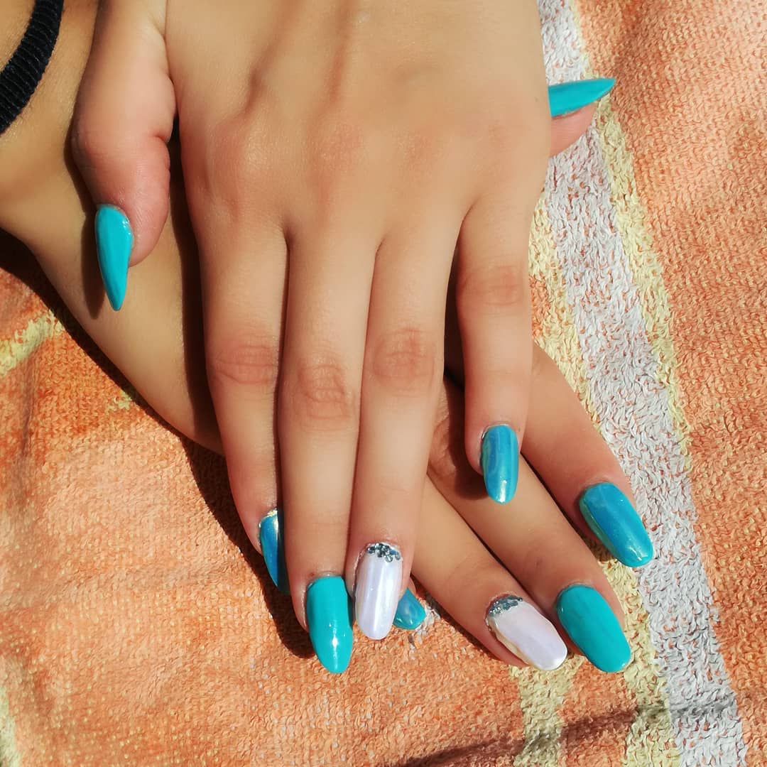 Sea shell nails. Pic by maggie_nails__