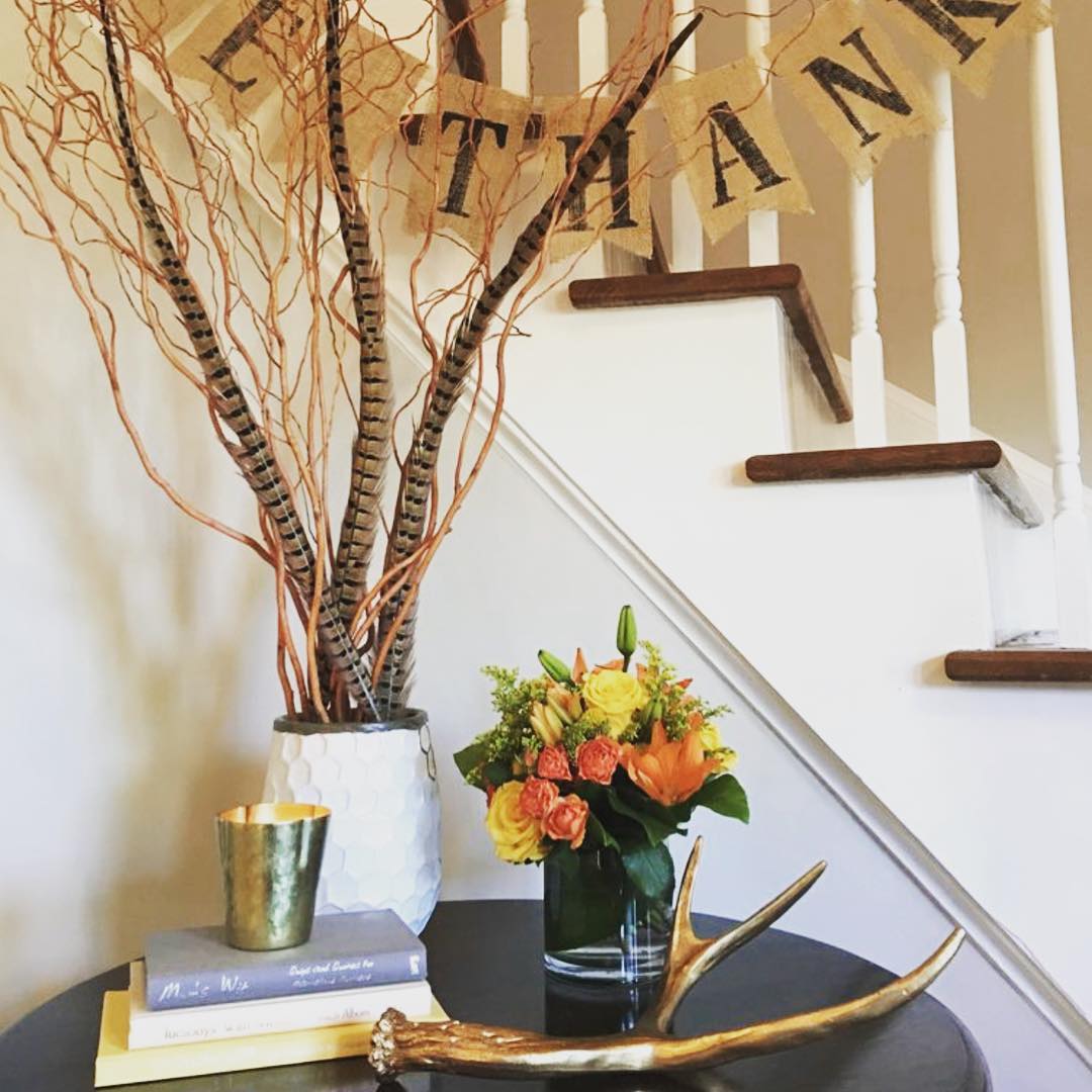 You will love changing your entry table with the seasons.