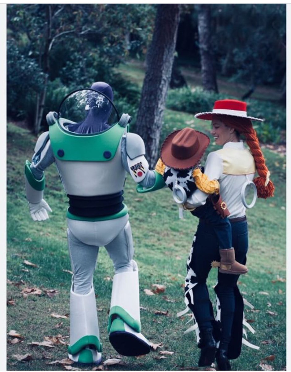 Best family Halloween costume of the year