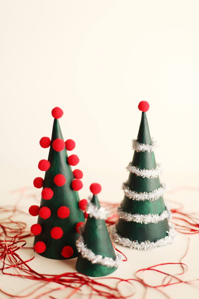 DIY Modern Christmas Tree Decorations.