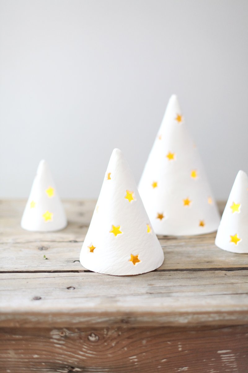 Easy holiday trees with modeling clay or air-dry porcelain.