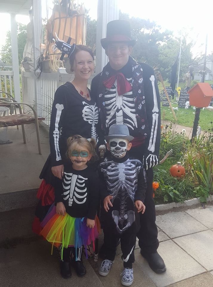 Skeleton Family