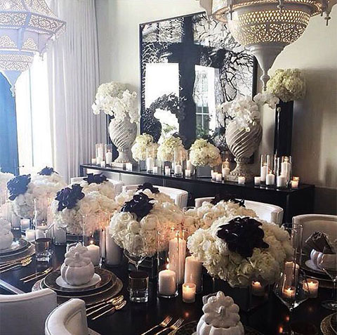 Thanksgiving decor ideas should focus on setting beautiful festive tables.