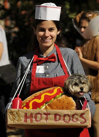 Hotdog Vendor, complete with 'hotdog'