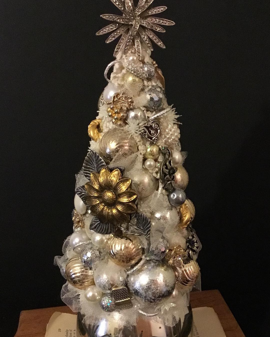 Silver and gold Christmas theme!