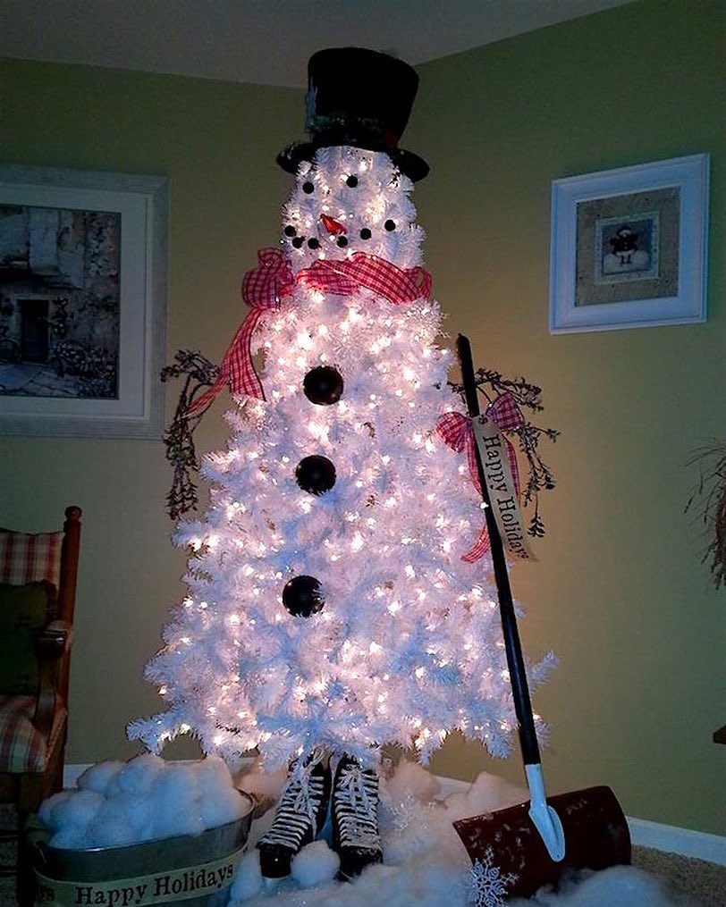 Very cool snowman Christmas tree.