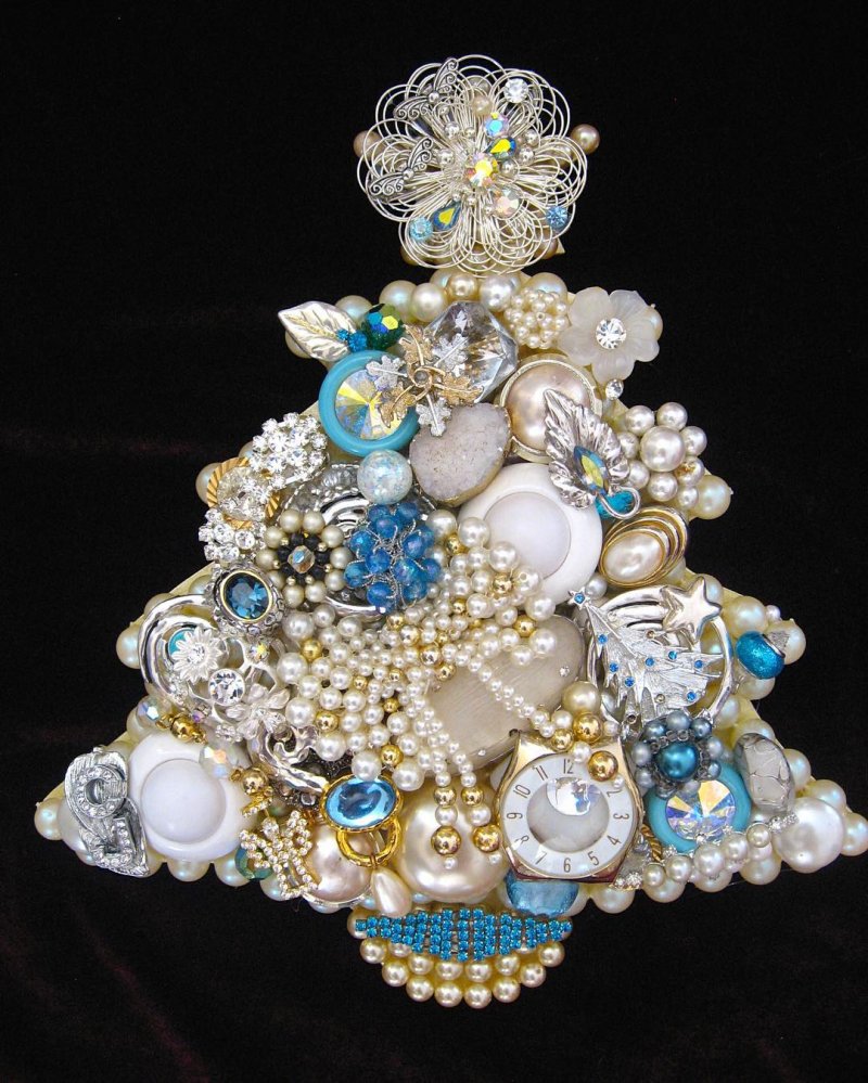 White Christmas vintage jewelry Christmas tree wall art.