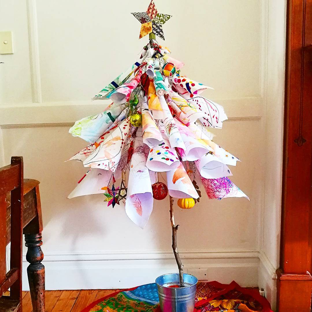 Wonderful Christmas tree idea!