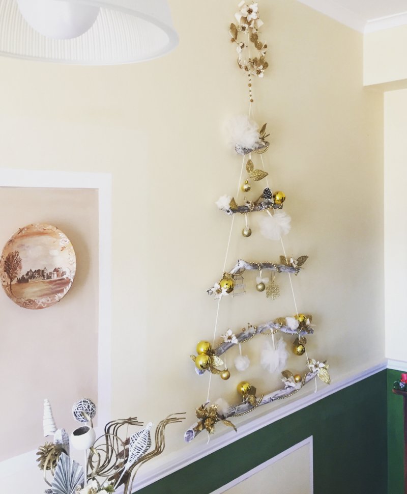Wonderful wall hanging Christmas tree.