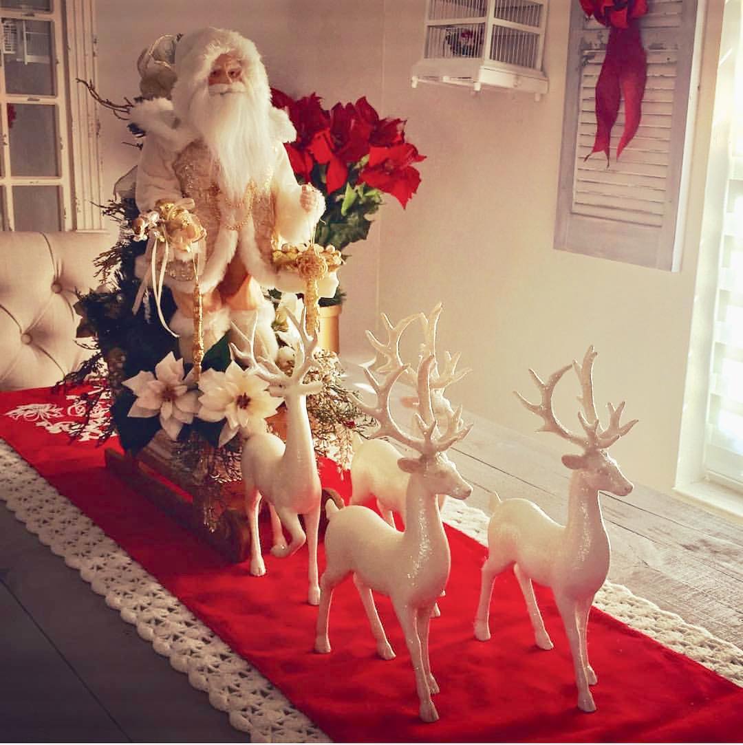 Amazing Christmas Centerpiece.