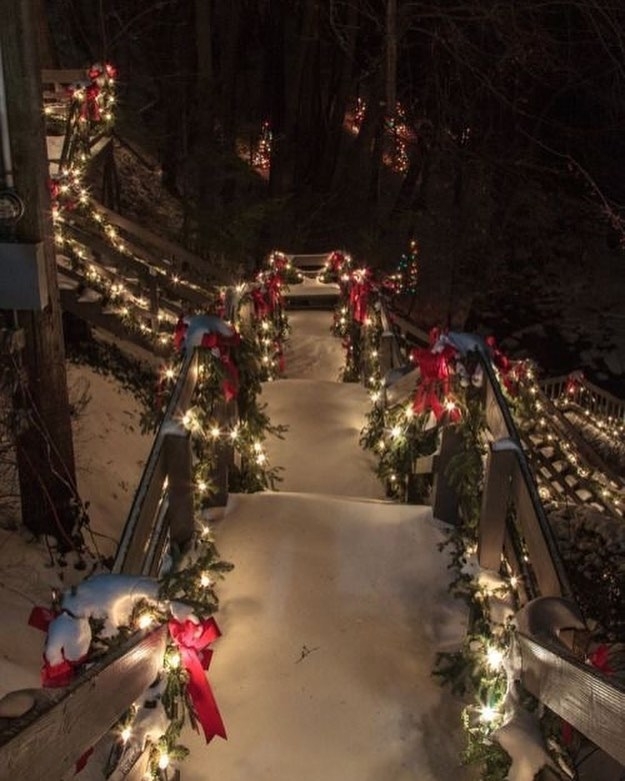 Beautiful Christmas Outdoor Lighting DIY Ideas.