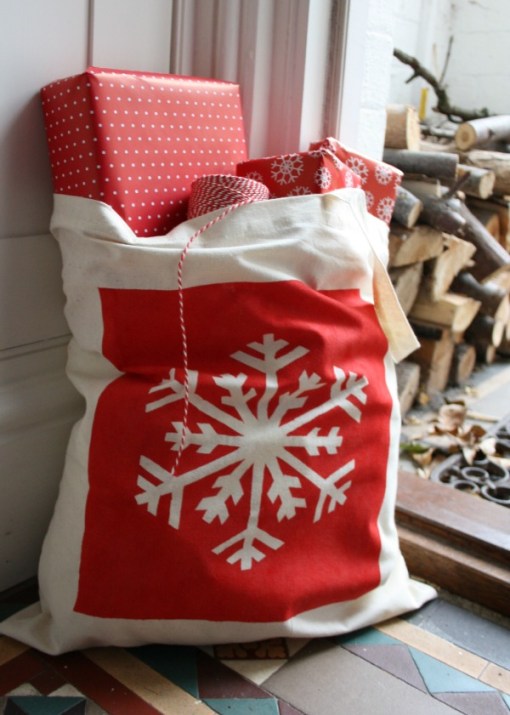Beautiful Hand Stenciled Tote Bags for Christmas.