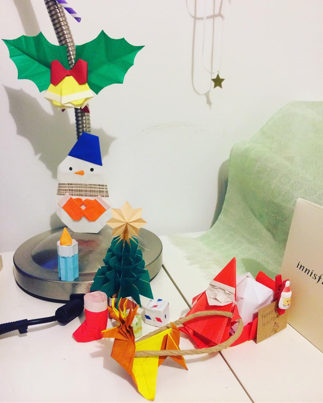 Beautiful and easy Christmas Origami.