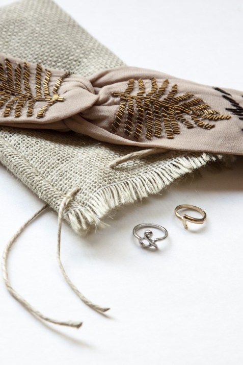 Burlap Pouch Christmas gifts for your friends and family.
