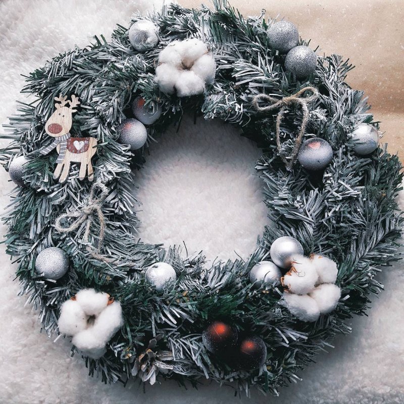 Christmas wreath. Waiting for Christmas.