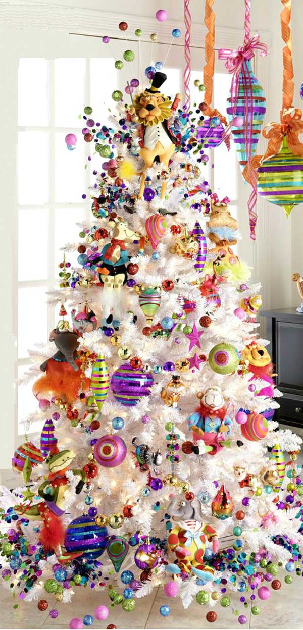 Color theme can be tough when decorating a Christmas tree.