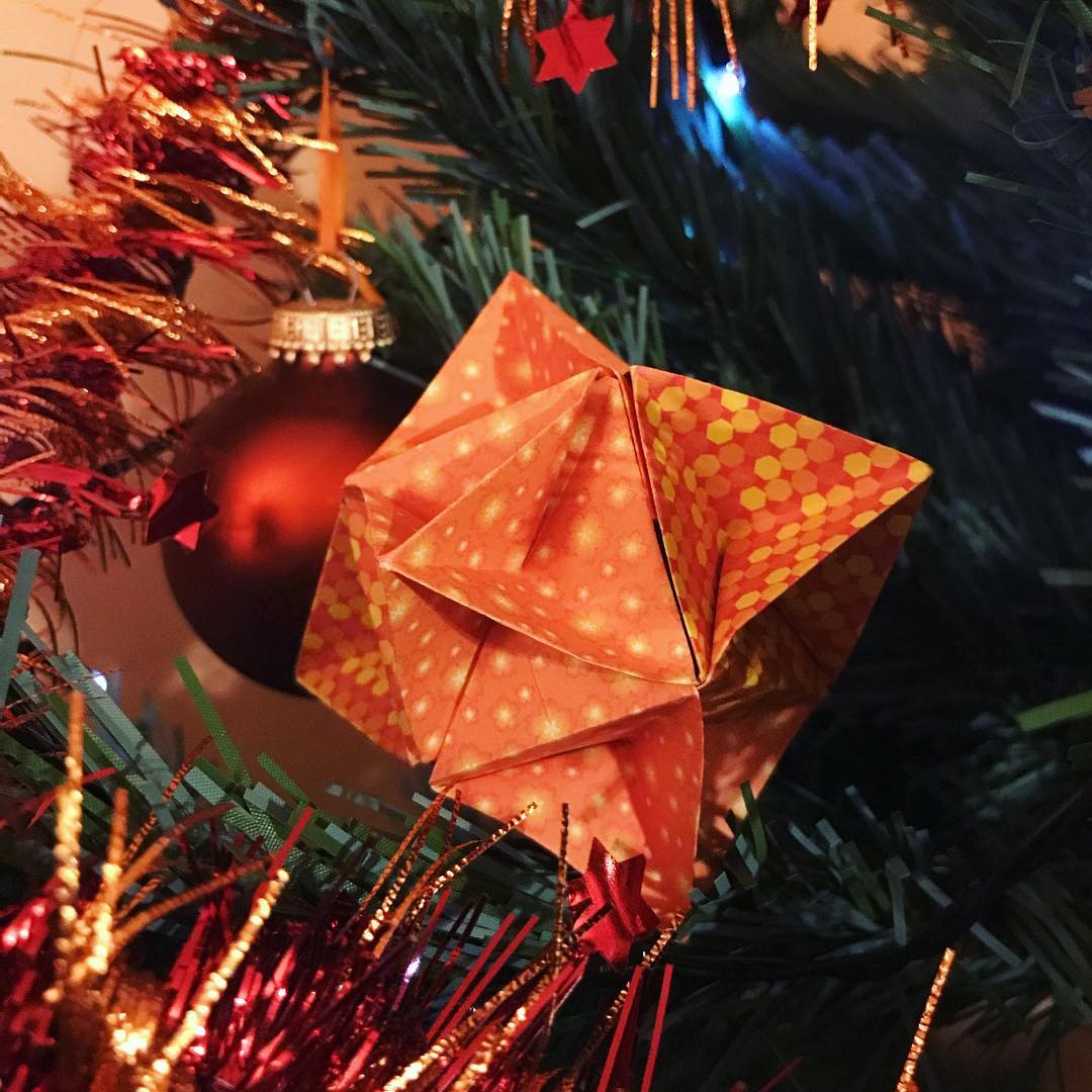 Cube Star Christmas Origami.