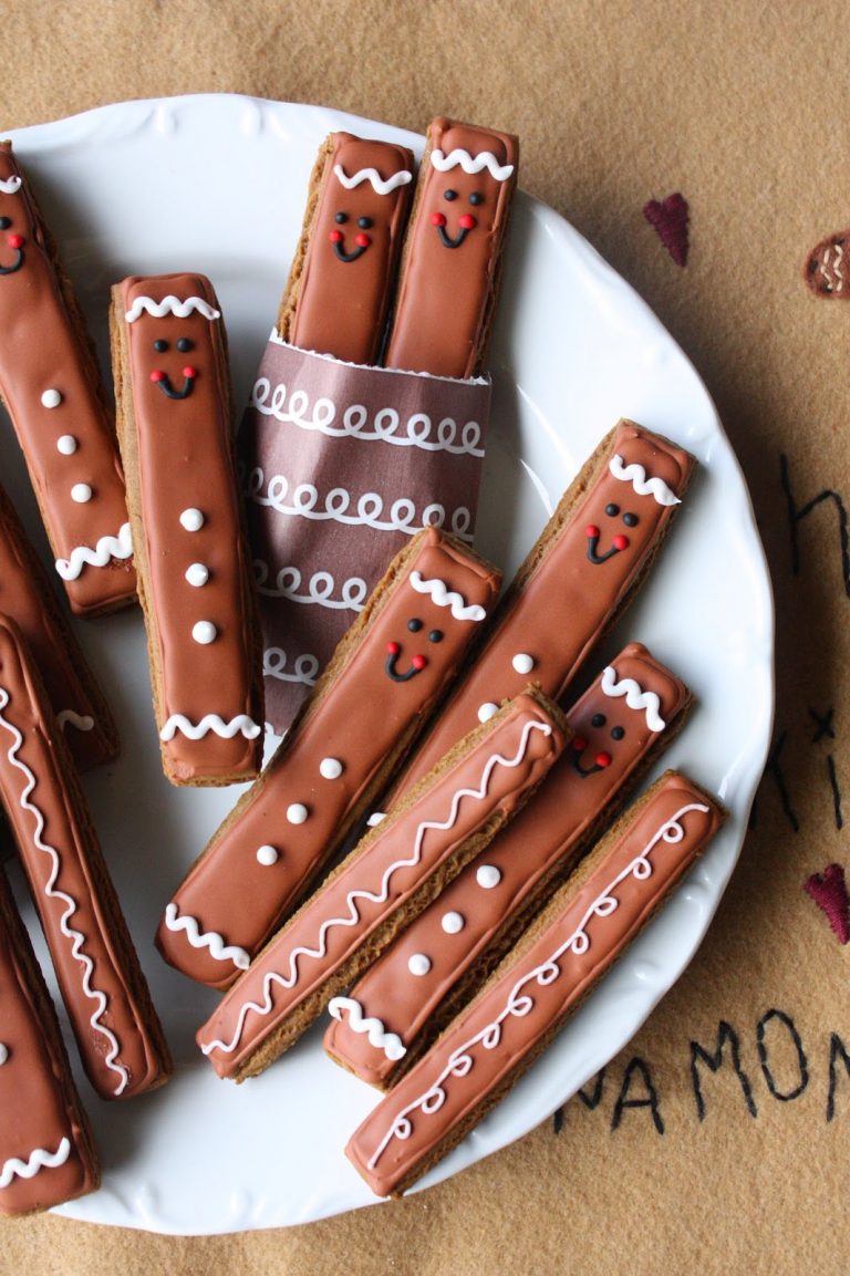 Gingerbread Men Cookie Sticks by Munchkin Munchies