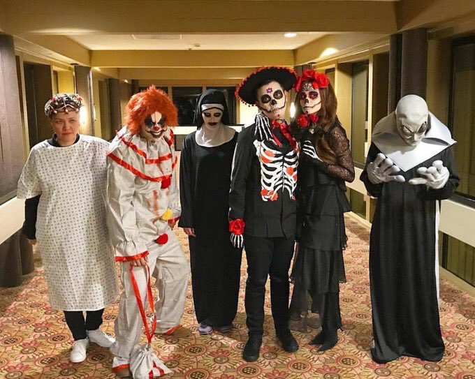 LizQuen halloween costume with OMN squad.