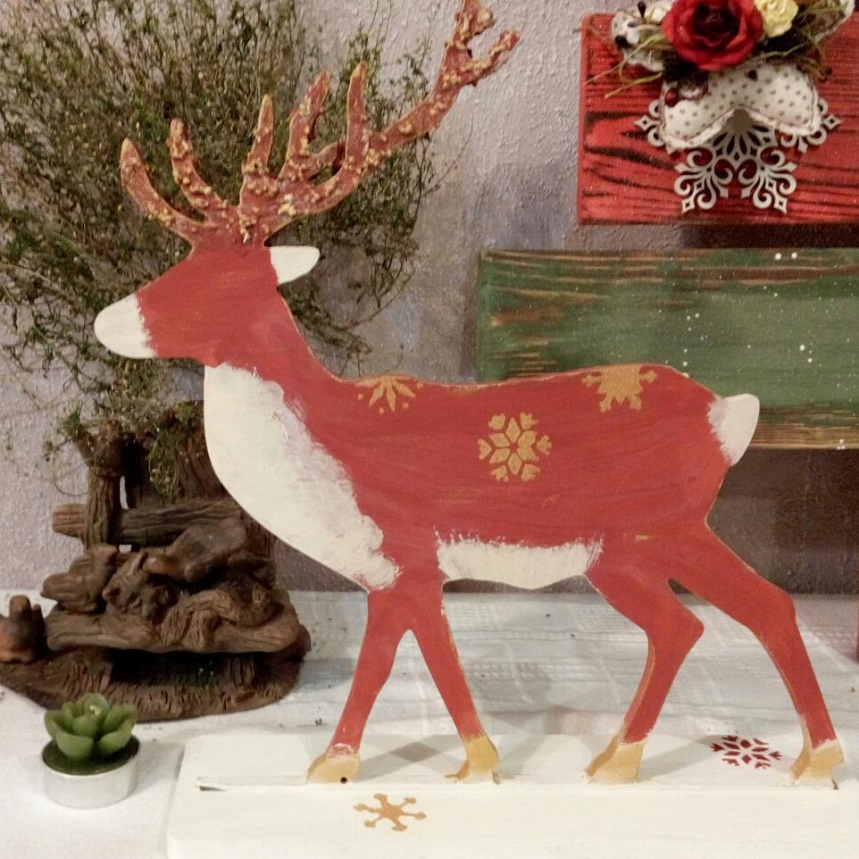 Look at what fantasy they painted beautiful reindeer, under hot mulled wine and Christmas jazz