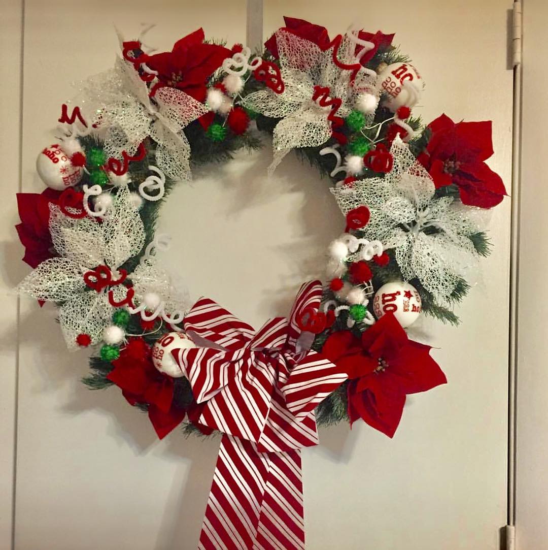Red, white, green christmas wreath decoration.