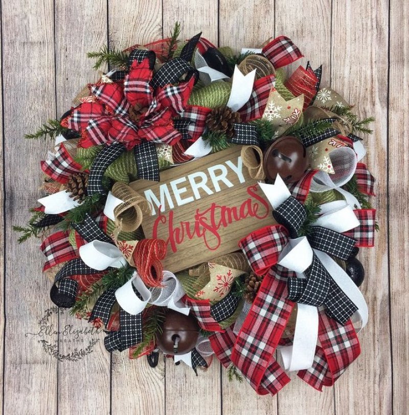 Sharing a wreath by Ellen Elizabeth Wreaths.