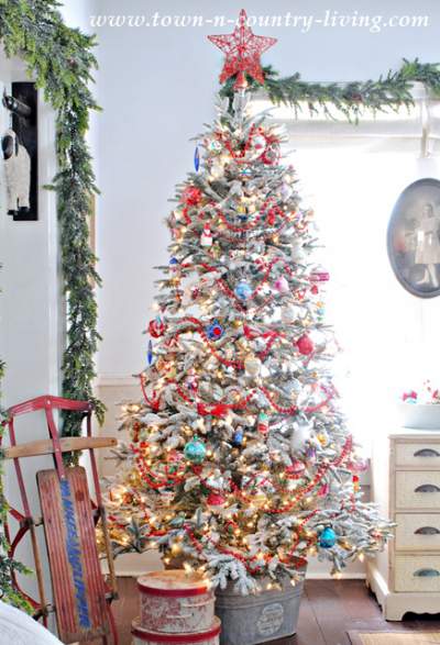 The fresh vintage color pallette Christmas tree.