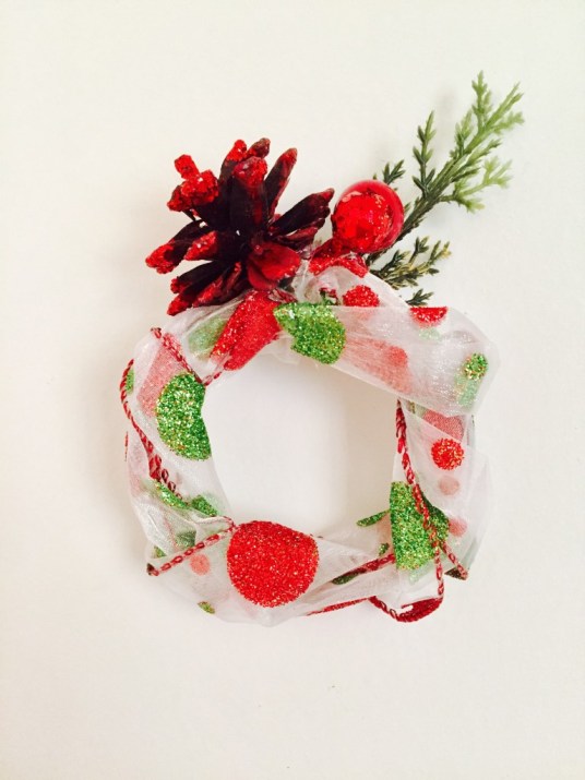 Wired ribbon ornament can be a perfect example for Christmas decoration.