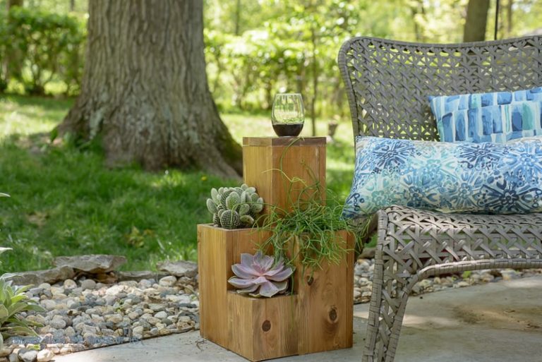 Planter Pot Table Combo For the Patio.