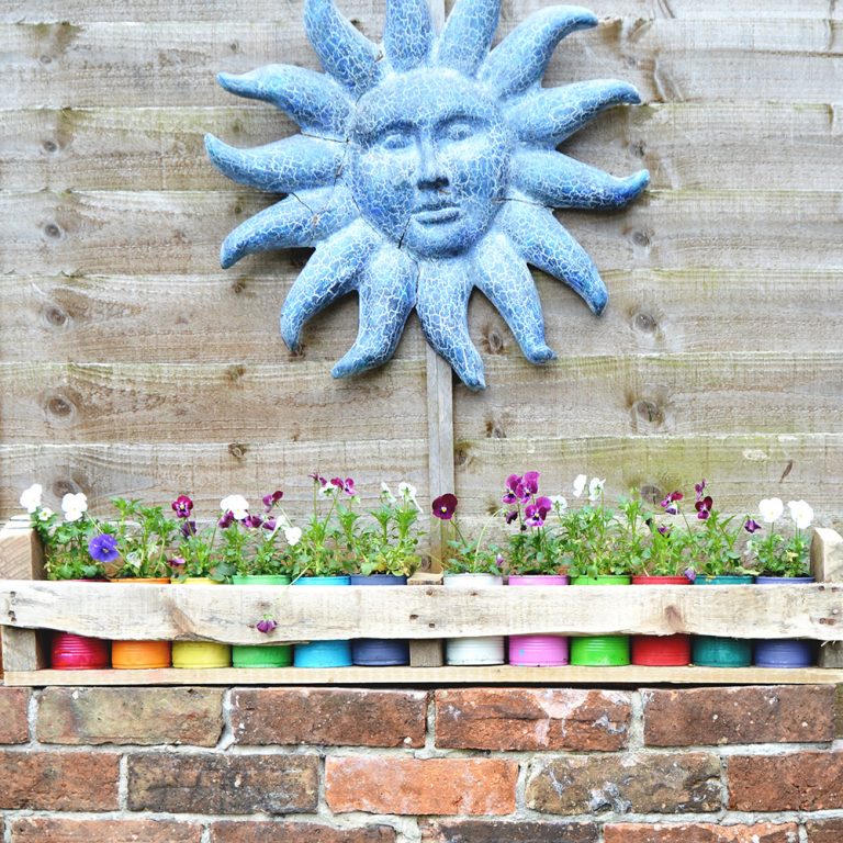 Tin Can Planters and Pallet Holder - Plant Stands Ideas