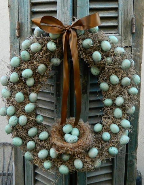 Creative DIY Easter Wreath Idea.