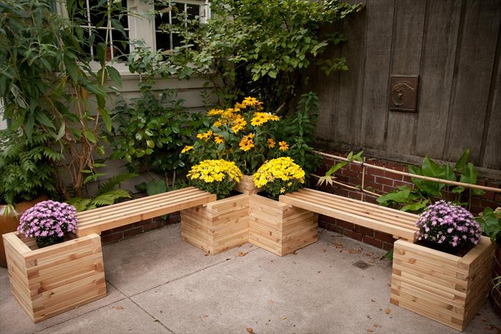 Easy Outdoor Garden Bench With Flowers.