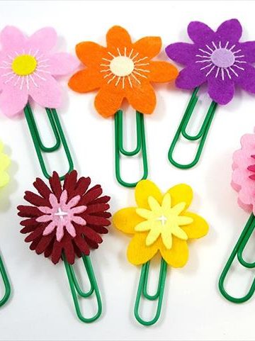 Felt Flower Bookmarks.